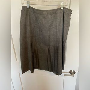 Loft grey pleated skirt